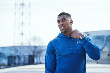 Anthony Joshua signs extension with